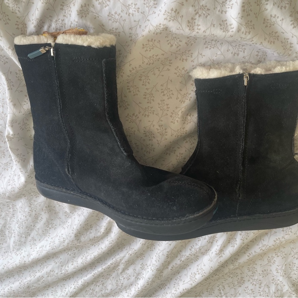 Polo by Ralph Lauren Black Suede Shearling-Lined Zip Boots with Blue Pull